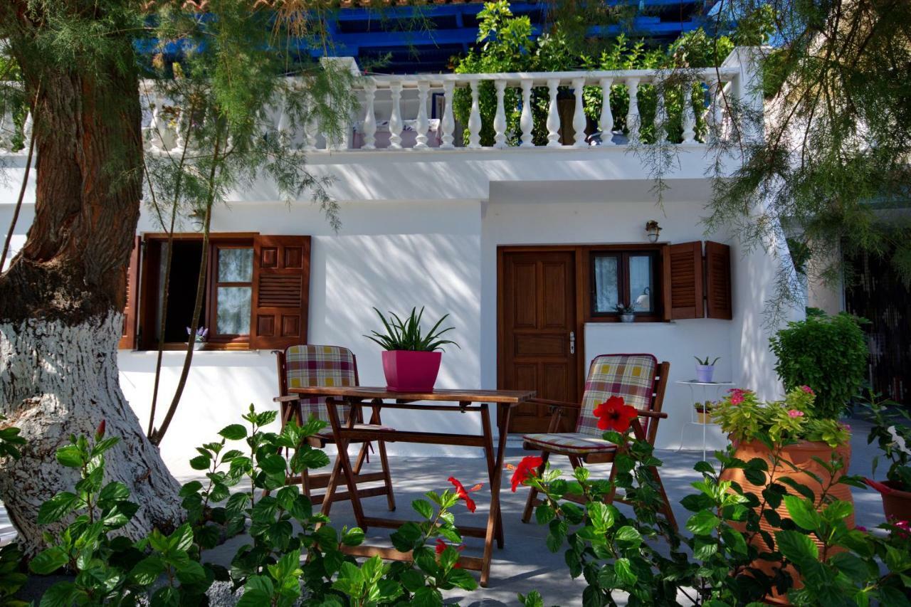 Alexandra Studios 2 Alonnisos Town Bagian luar foto